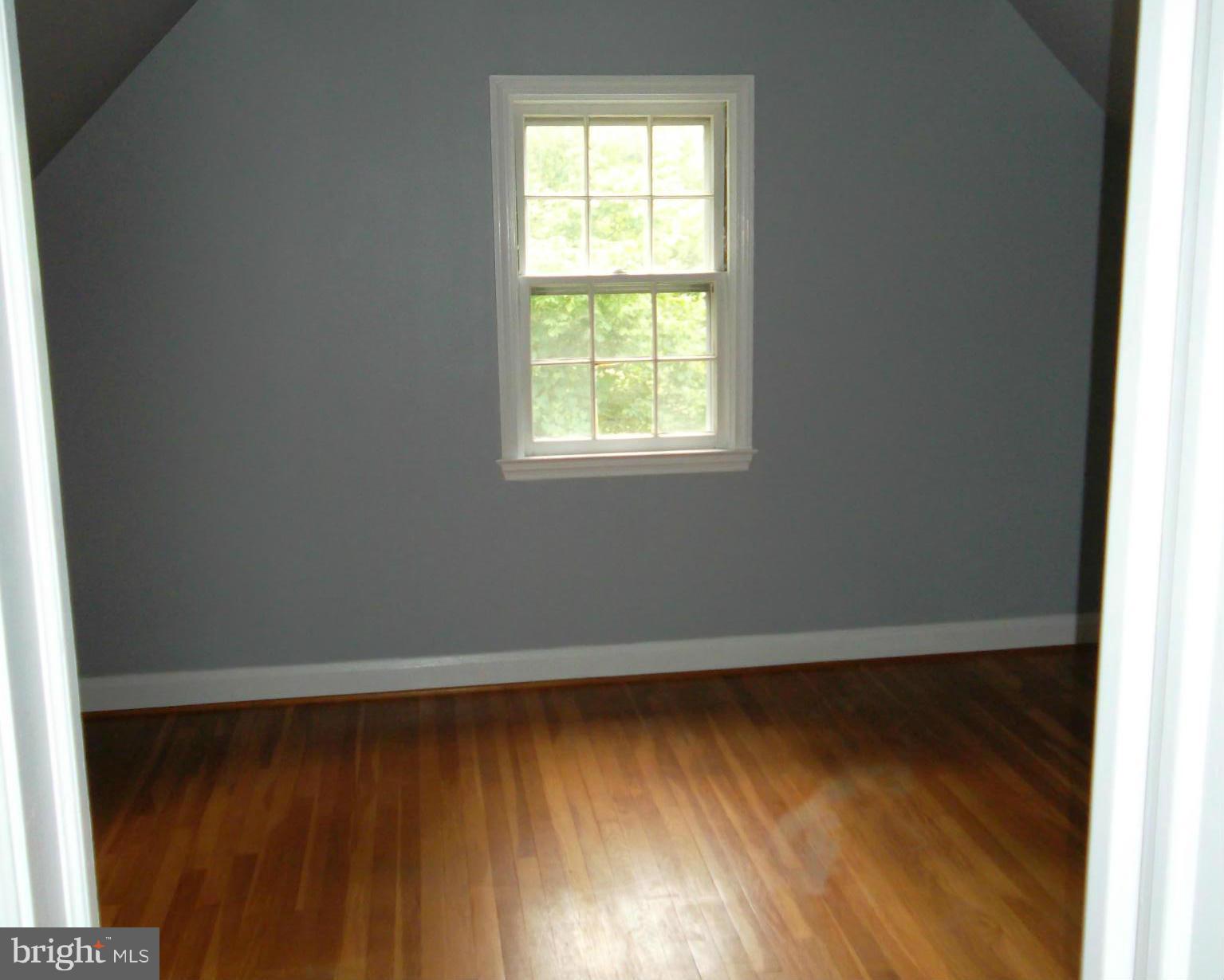 KNOLLBROOK - Residential Lease