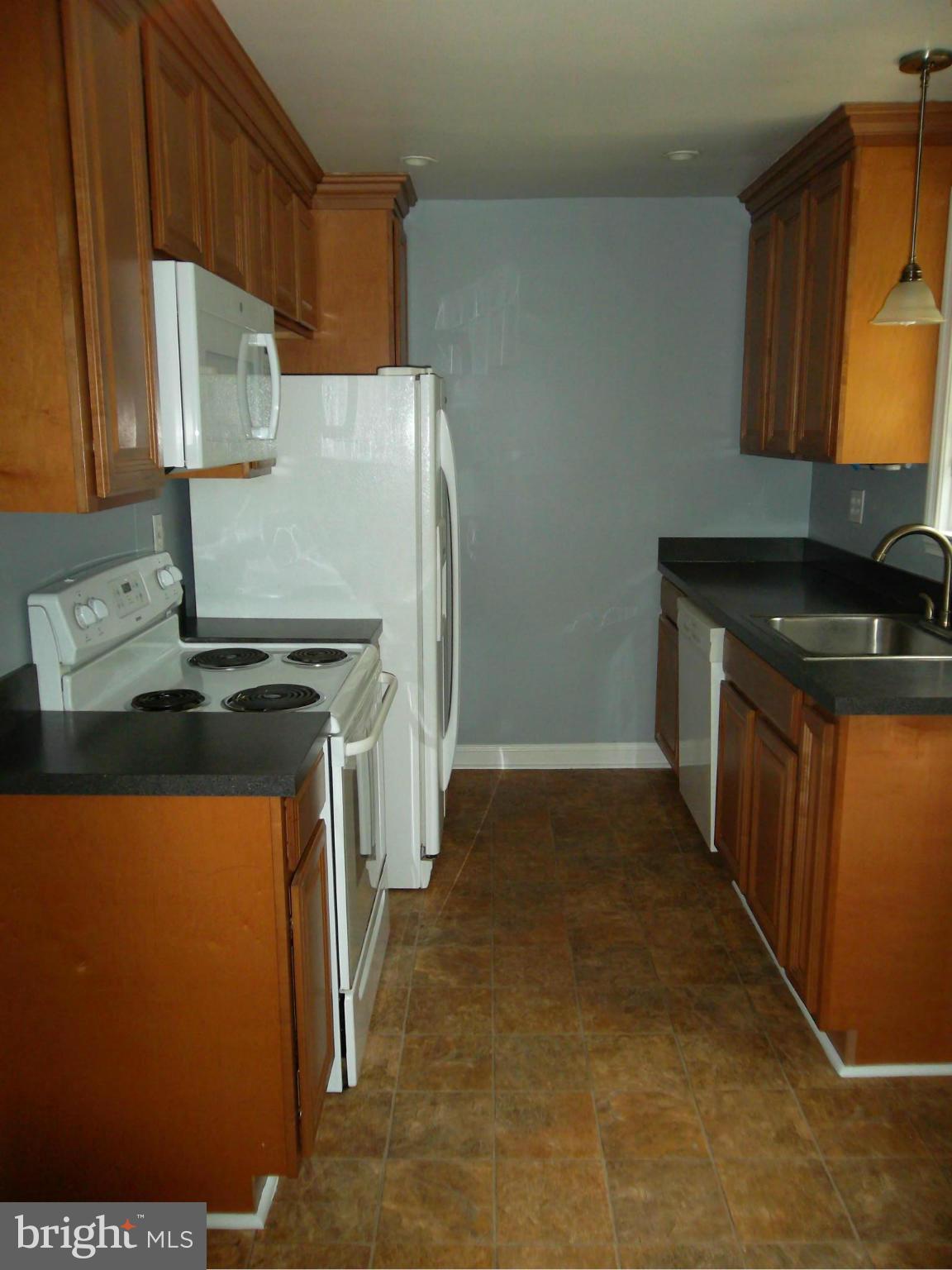 KNOLLBROOK - Residential Lease