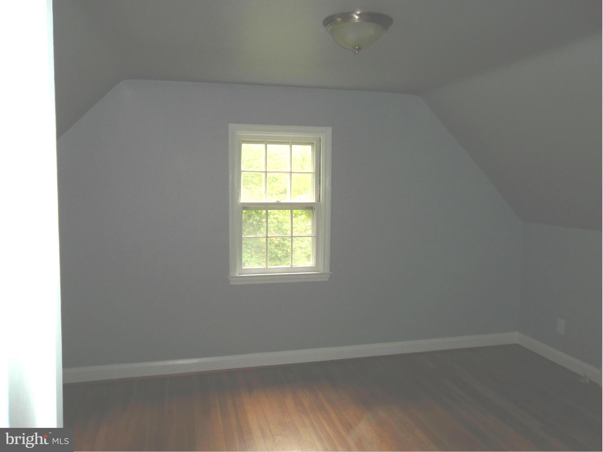 KNOLLBROOK - Residential Lease