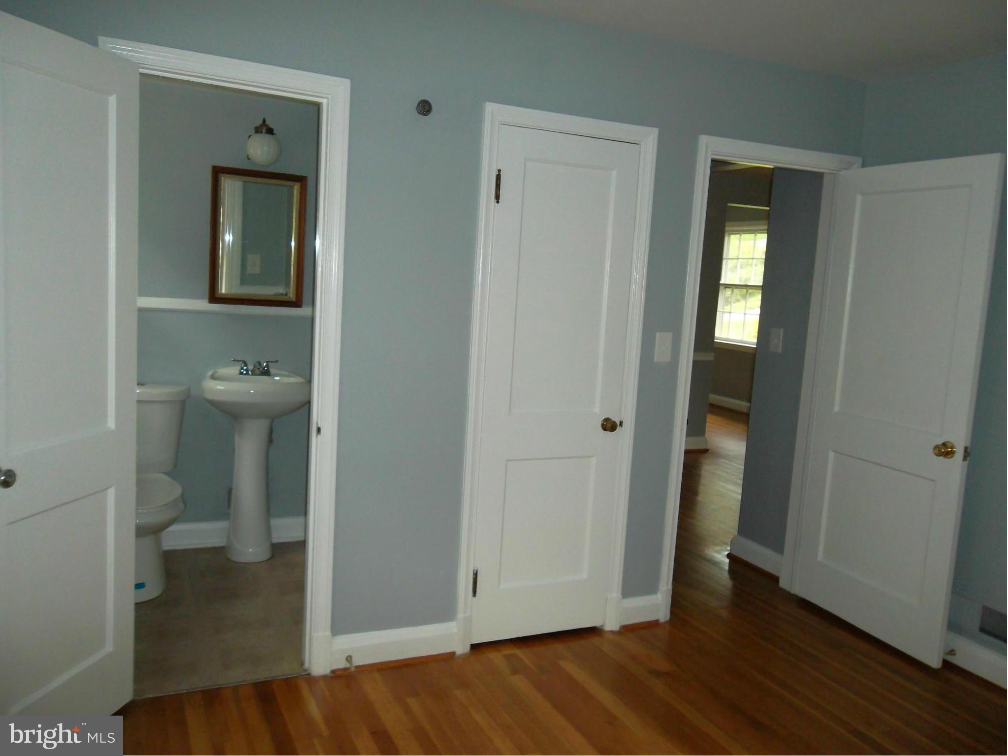 KNOLLBROOK - Residential Lease