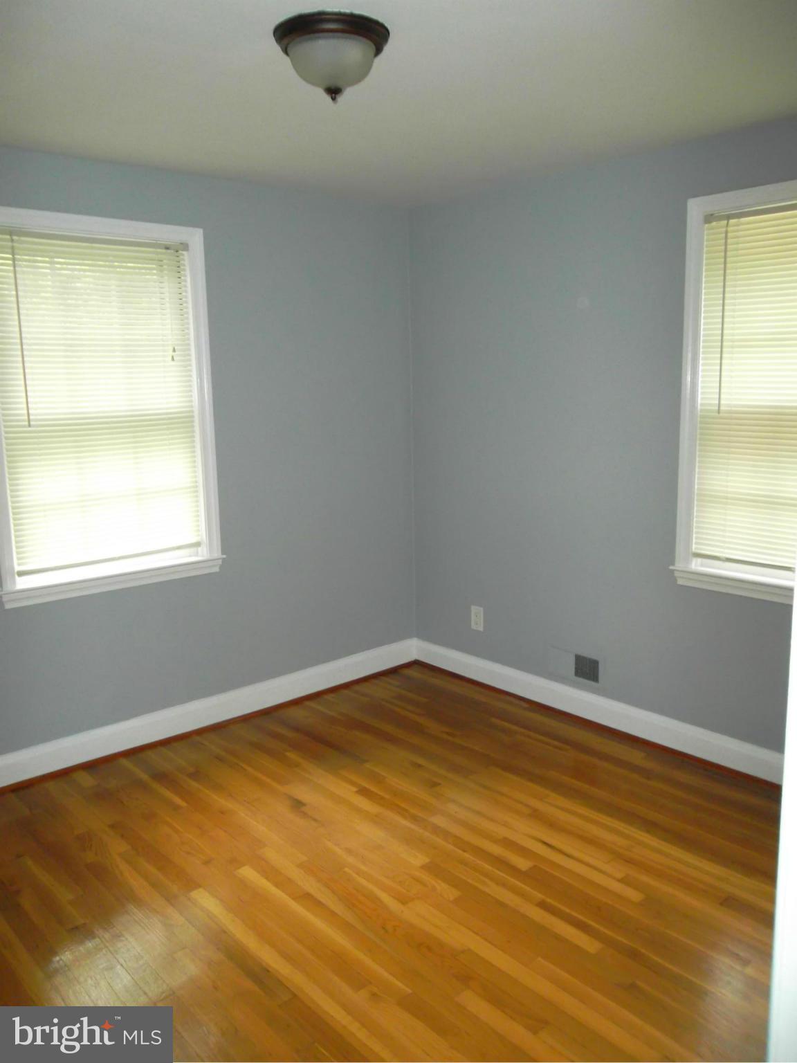 KNOLLBROOK - Residential Lease