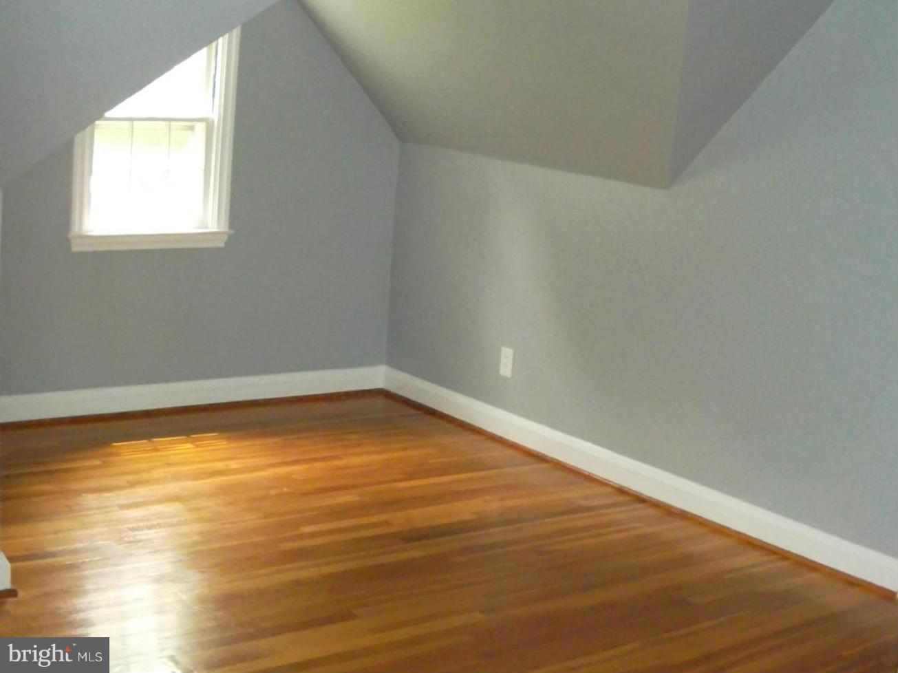 KNOLLBROOK - Residential Lease