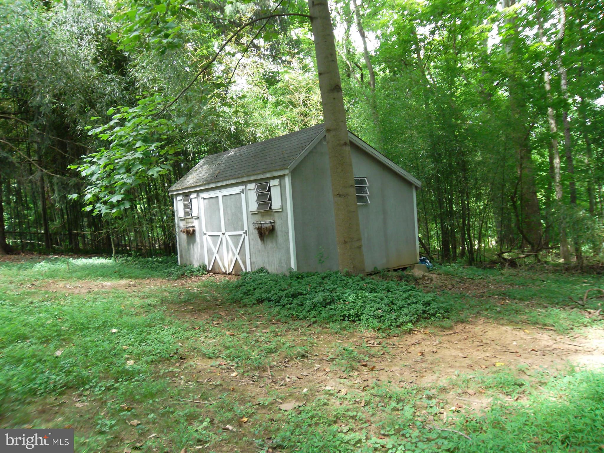 KNOLLBROOK - Residential Lease