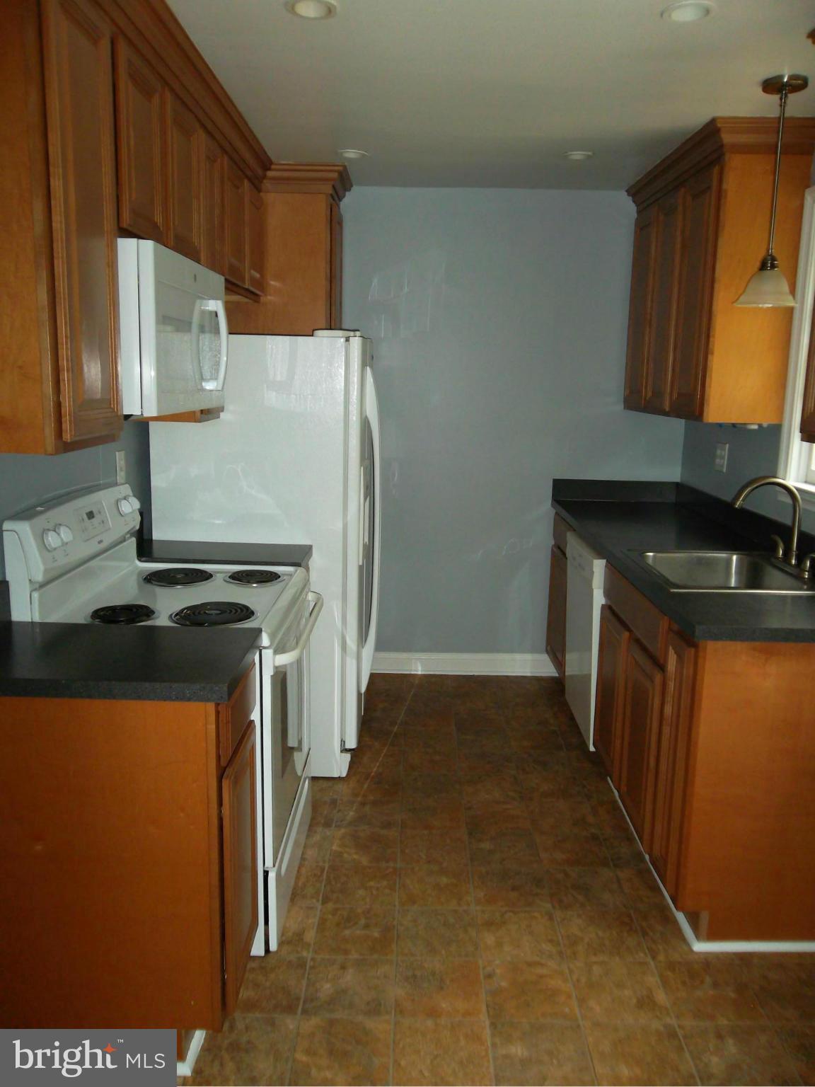 KNOLLBROOK - Residential Lease