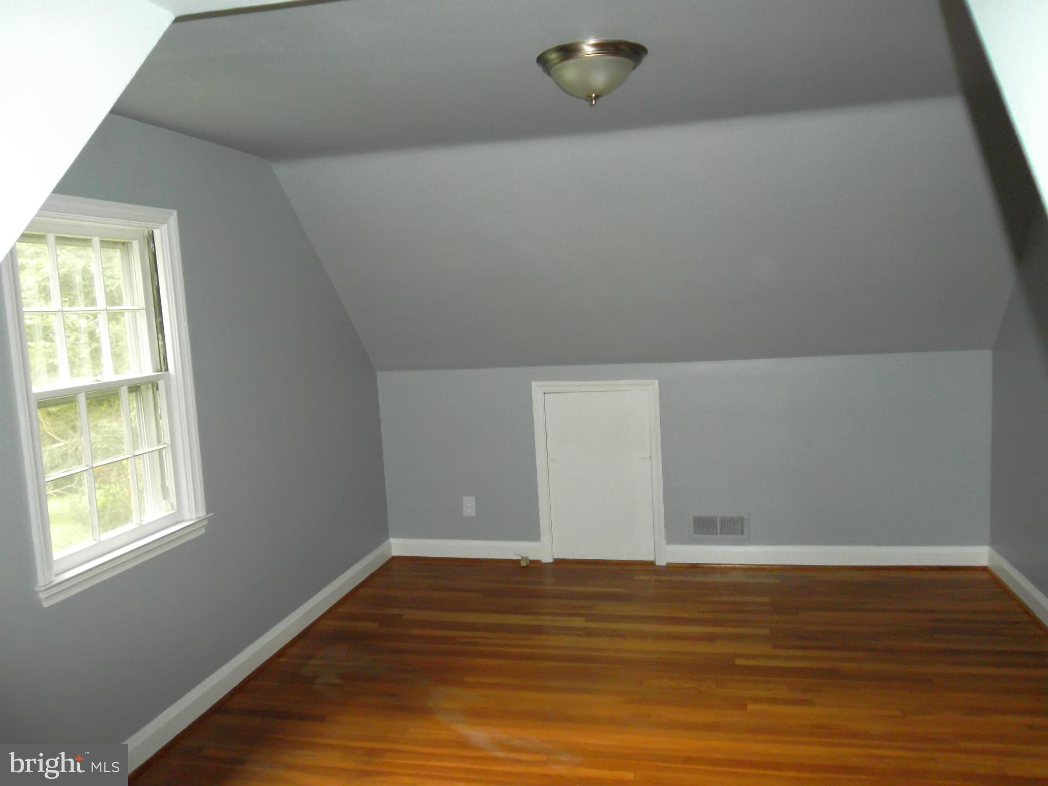 KNOLLBROOK - Residential Lease