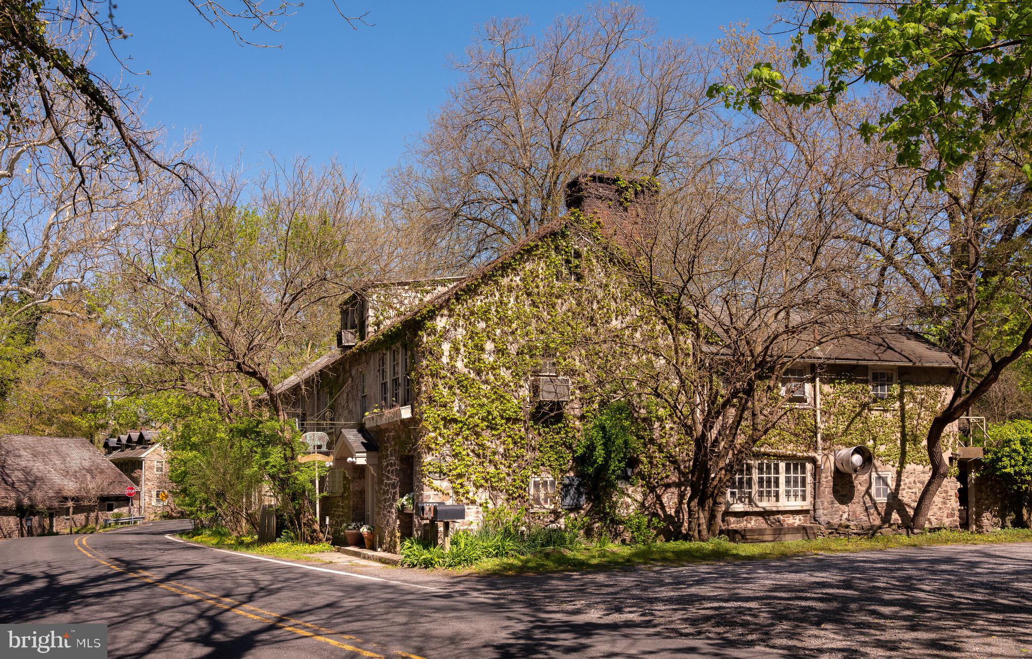 2590 RIVER ROAD
