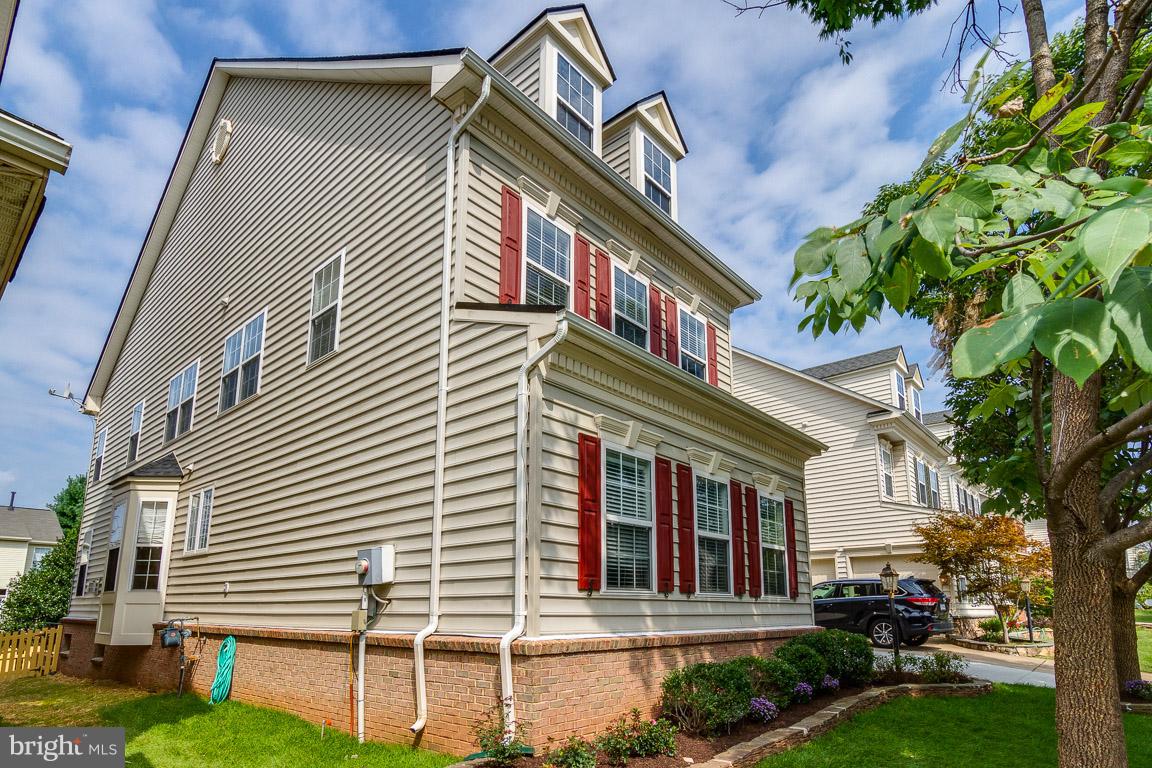 HAYMARKET STATION - Residential