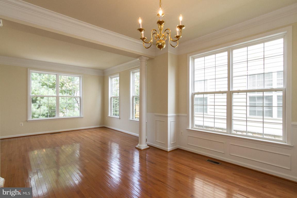 HAYMARKET STATION - Residential