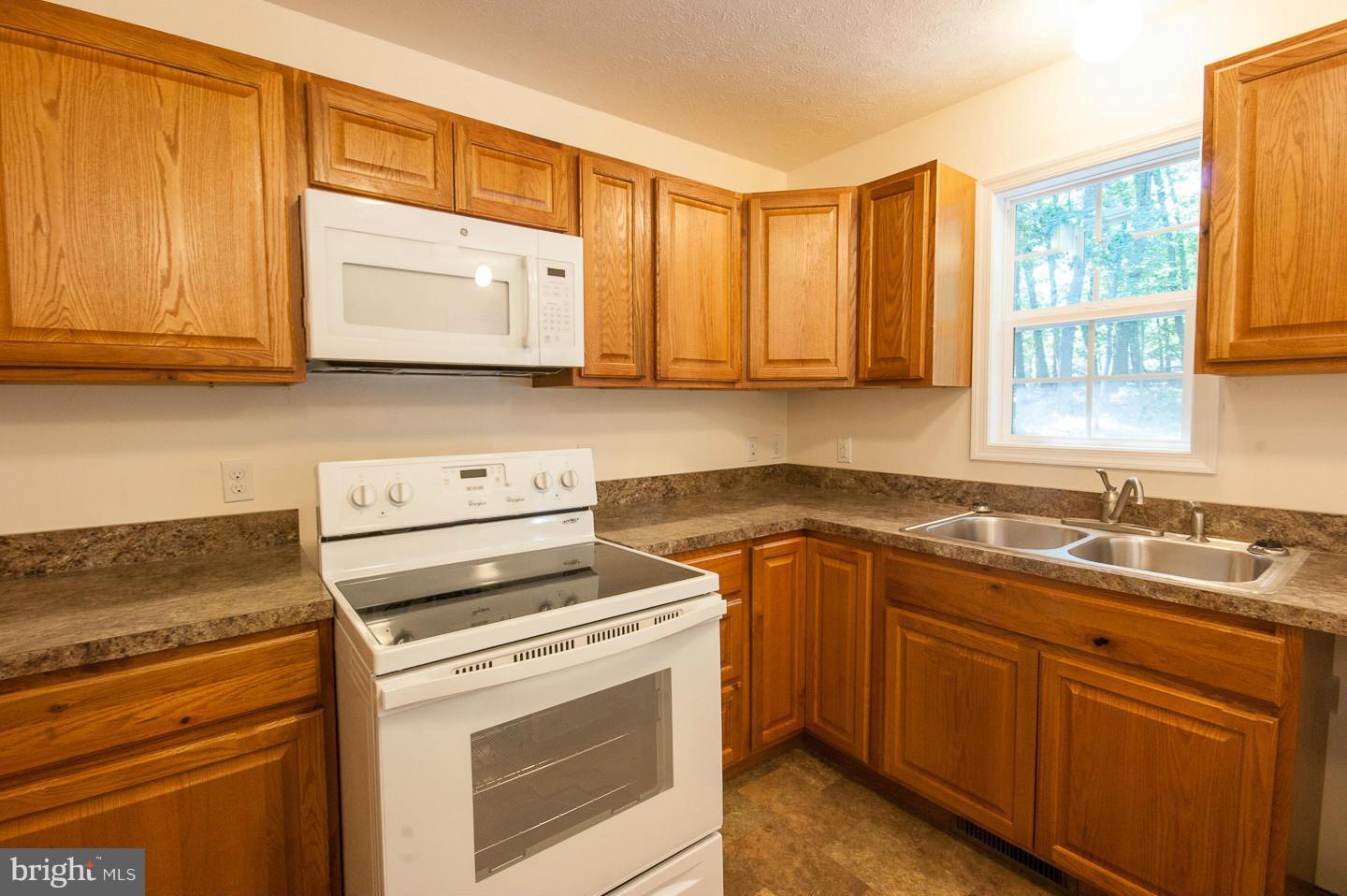 DEER SPRING WOODS - Residential