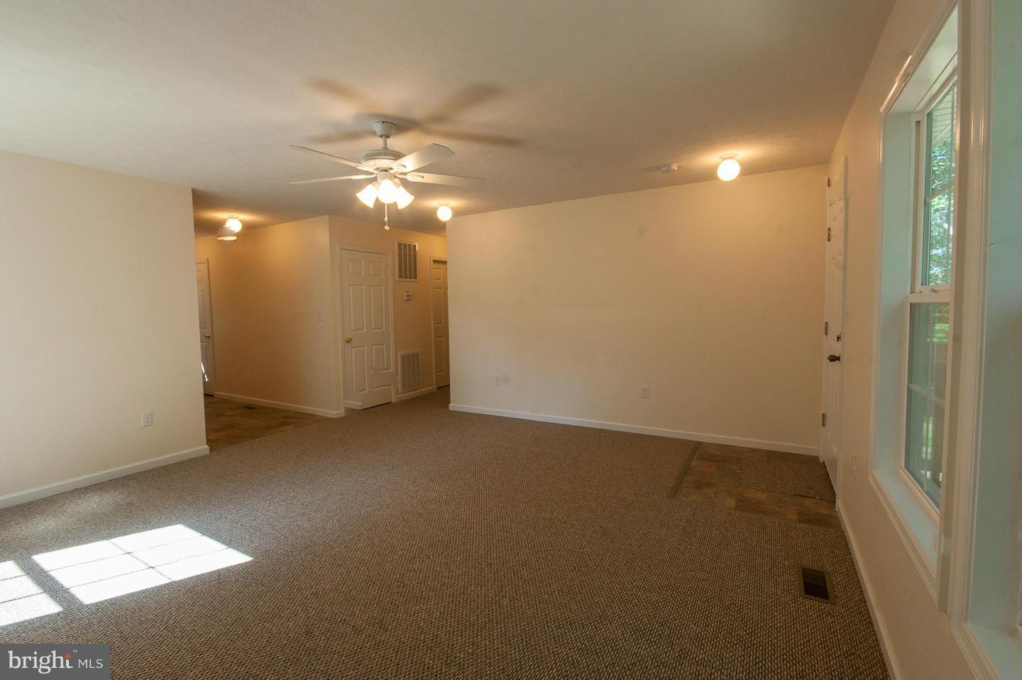 DEER SPRING WOODS - Residential