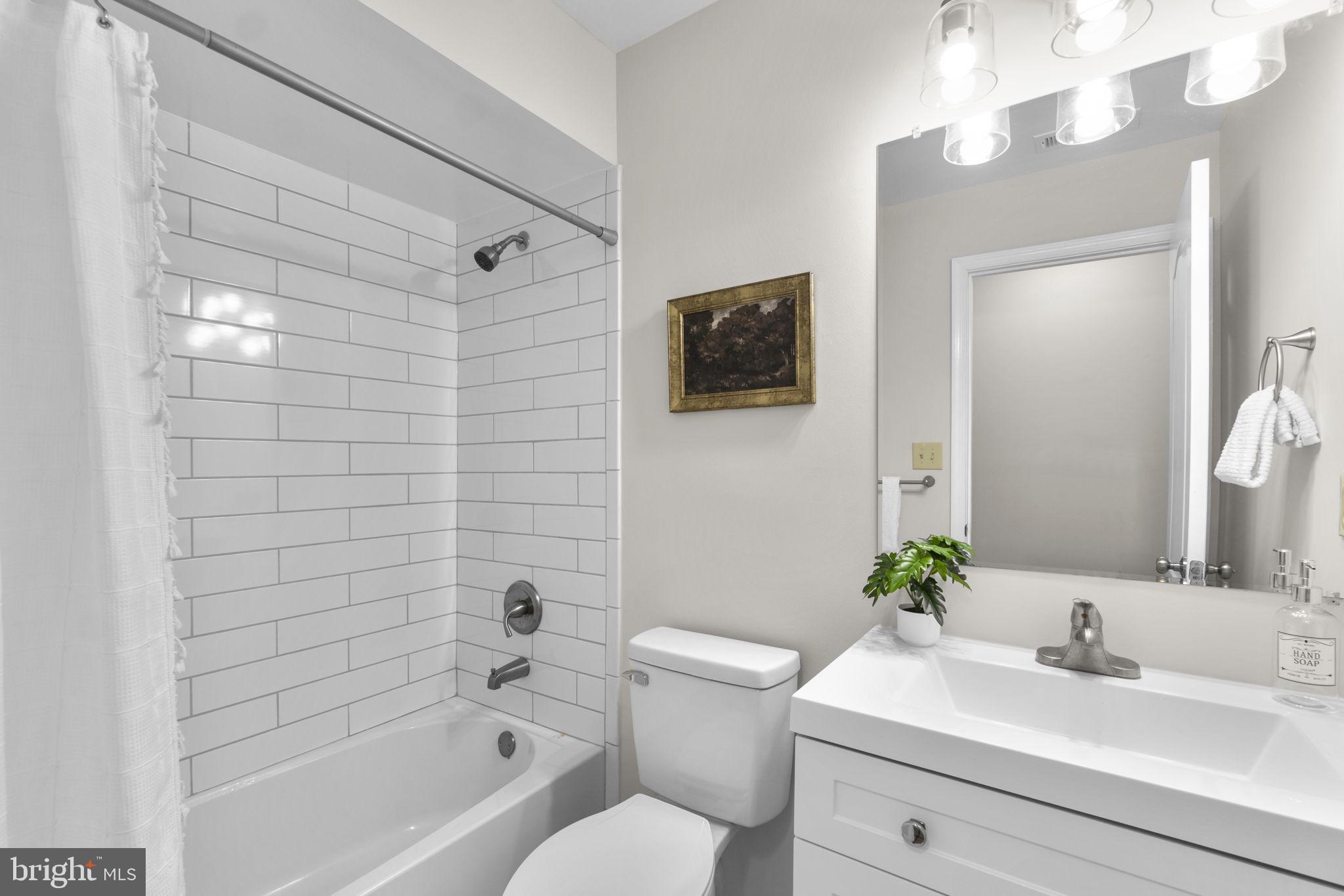 MONTGOMERY RUN - Residential