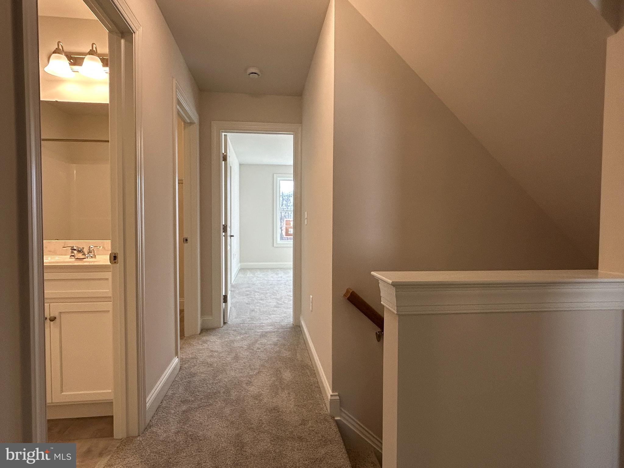 WOODLAND HILLS - Residential