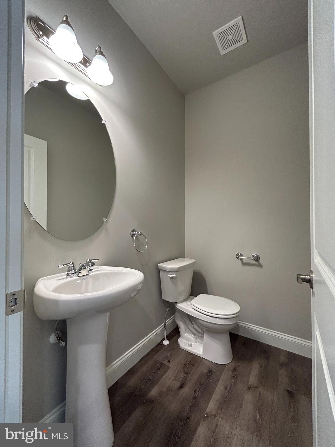 WOODLAND HILLS - Residential