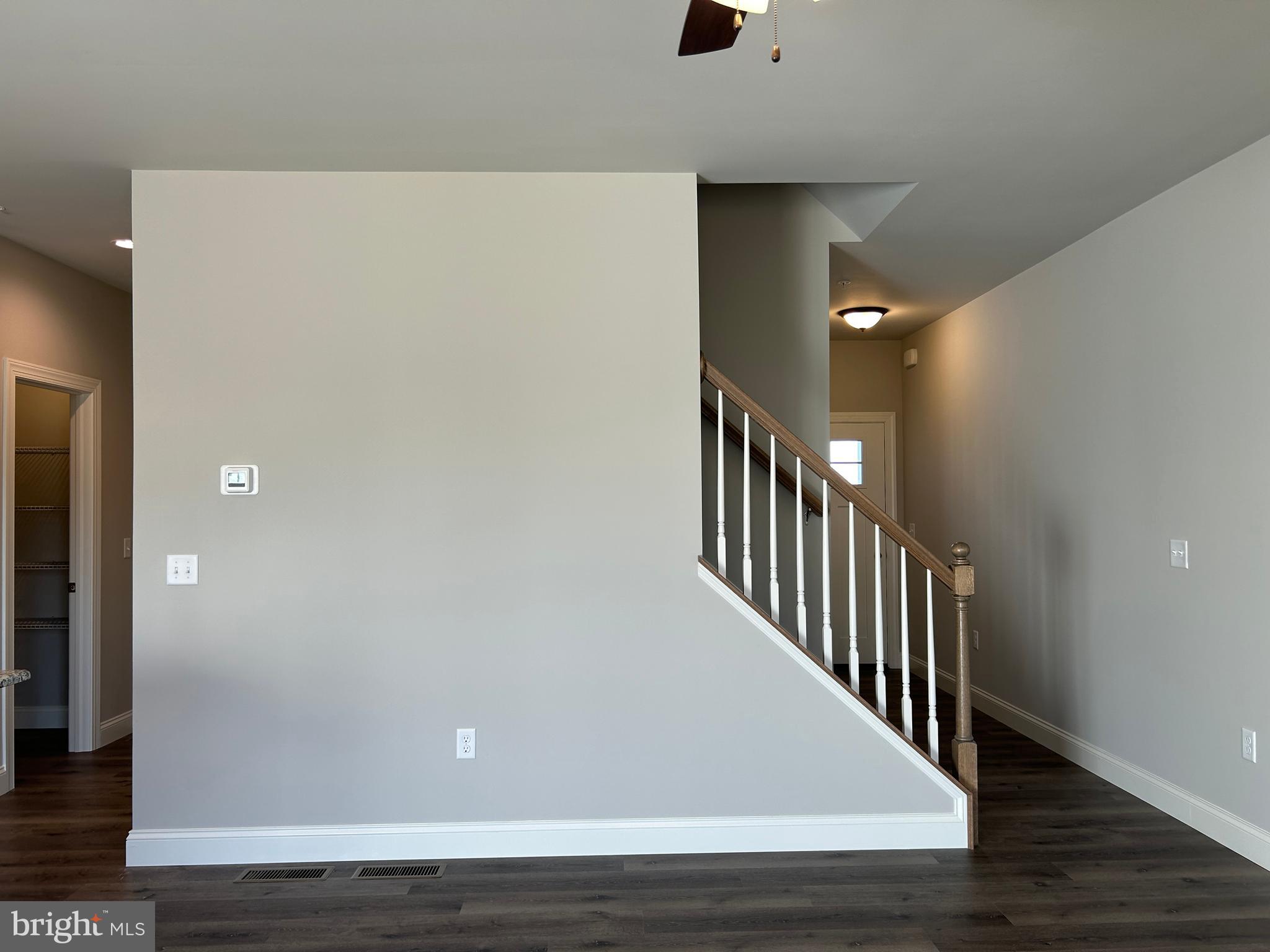 WOODLAND HILLS - Residential