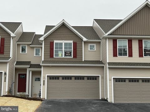 121 MAGNOLIA DRIVE MIDDLETOWN PA 17057