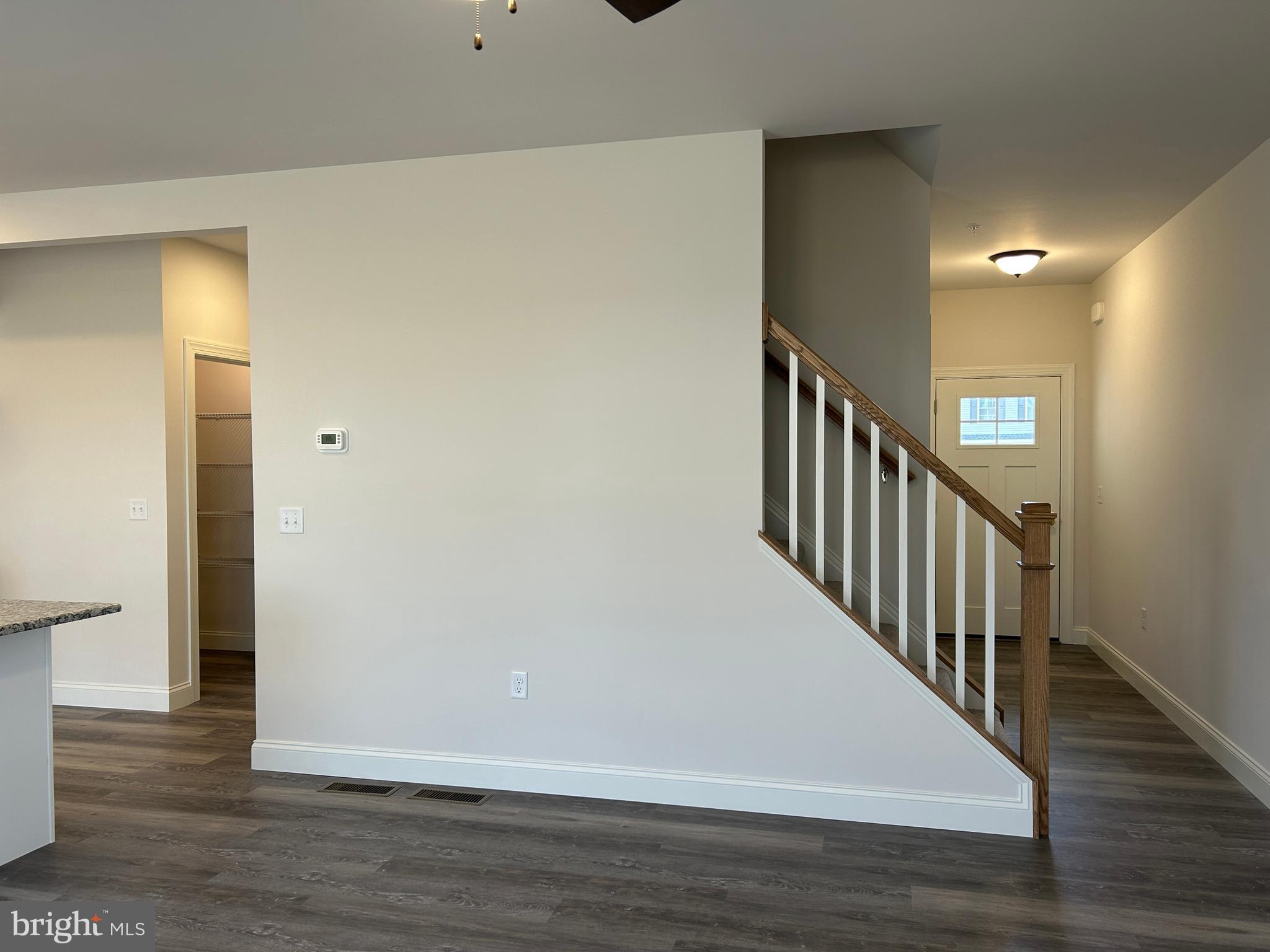 WOODLAND HILLS - Residential