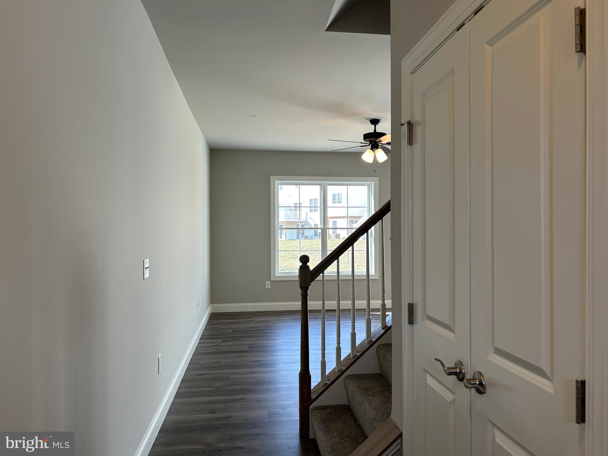 WOODLAND HILLS - Residential