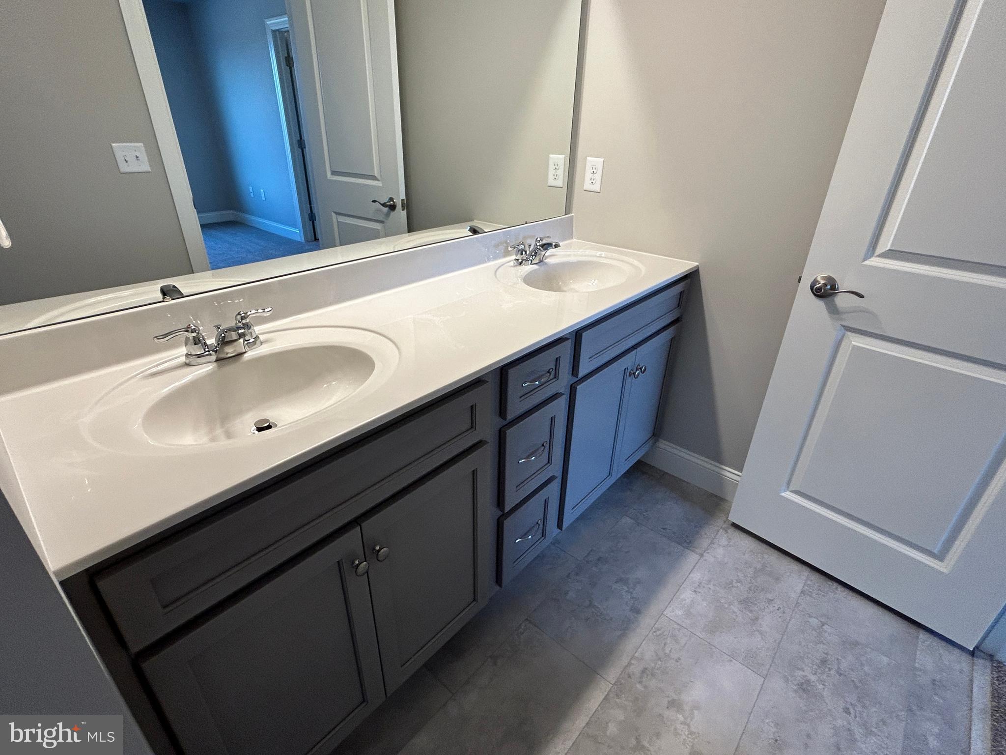 WOODLAND HILLS - Residential