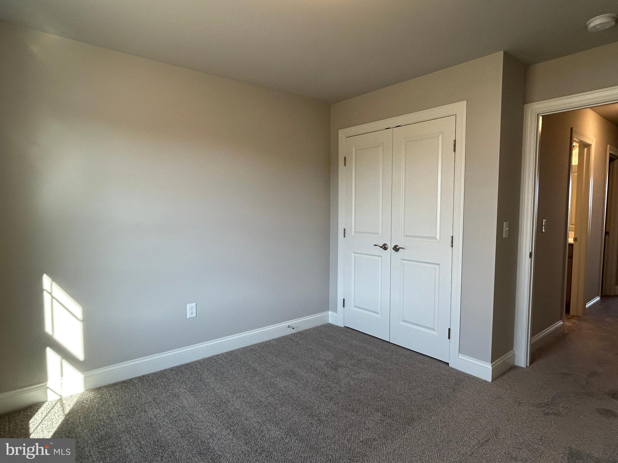 WOODLAND HILLS - Residential