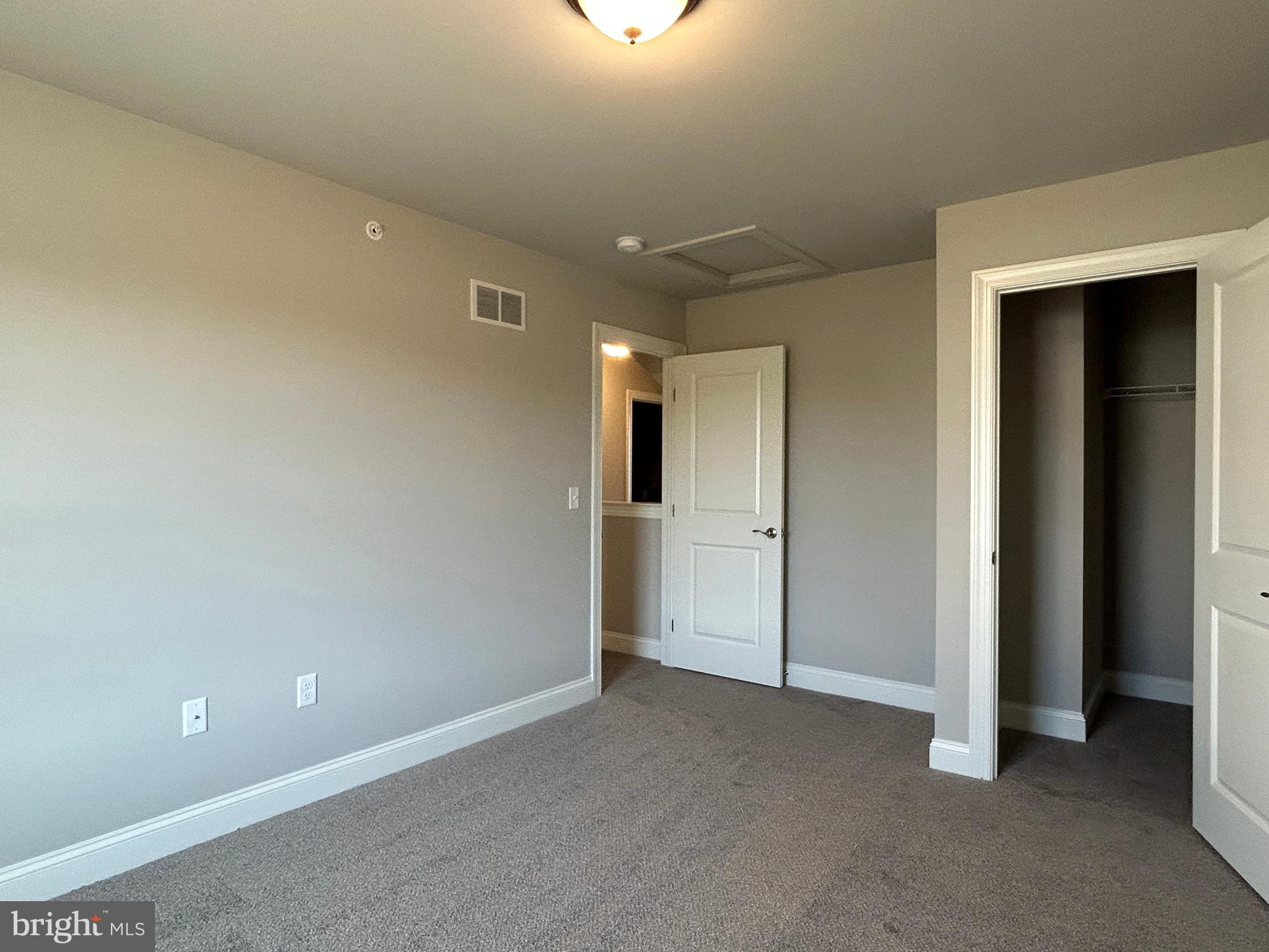 WOODLAND HILLS - Residential