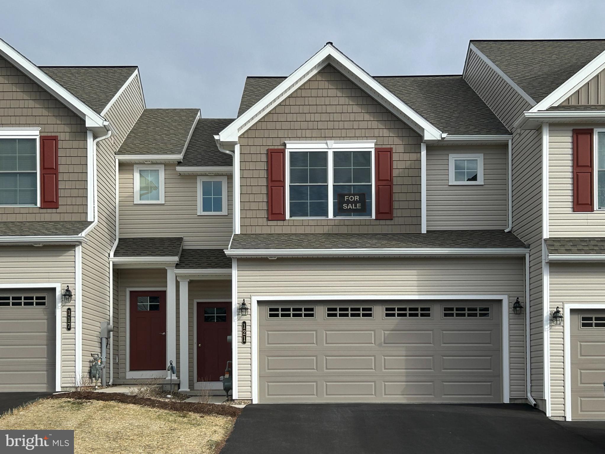 WOODLAND HILLS - Residential