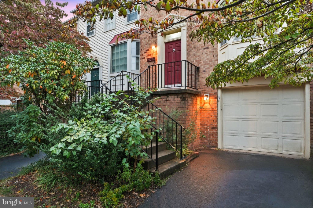 Photo of 12222 Apple Orchard Court, FAIRFAX, VA 22033 (MLS # VAFX2346606)