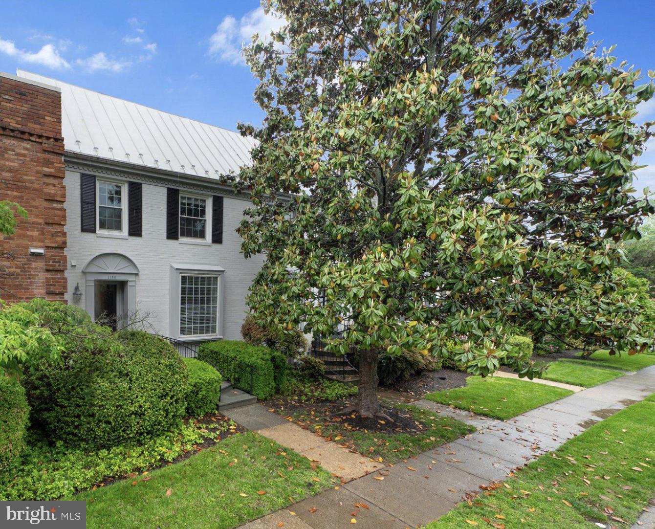 1156 KENSINGTON ROAD