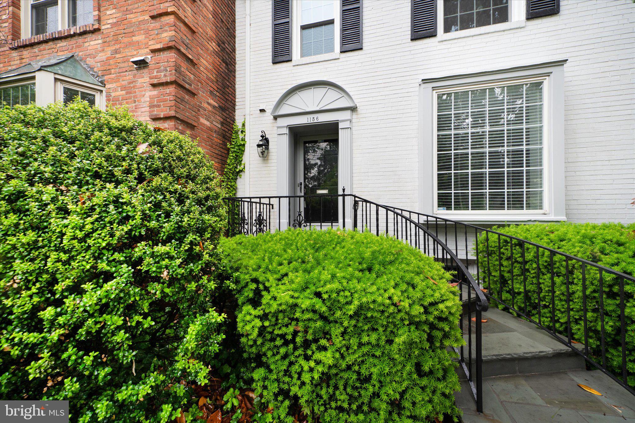 1156 KENSINGTON ROAD