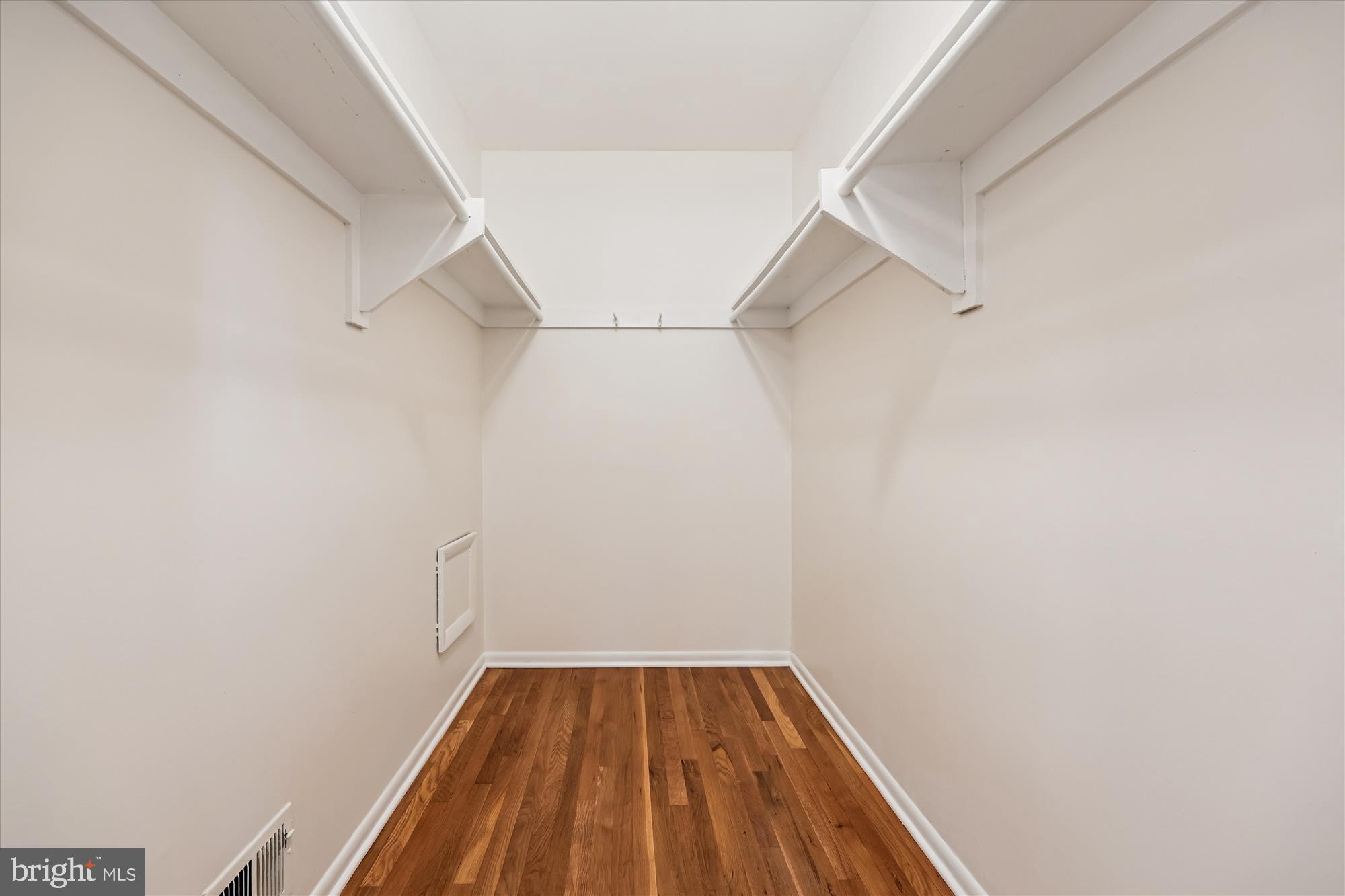 BEL PRE WOODS - Residential