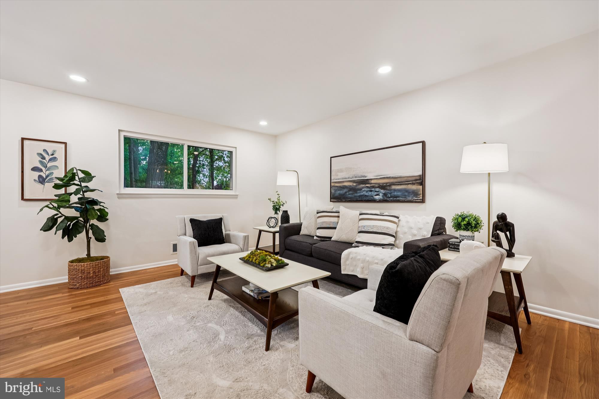 BEL PRE WOODS - Residential