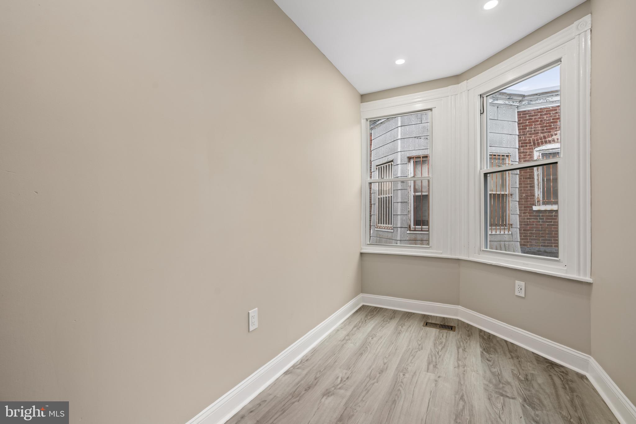 LOGAN - Residential