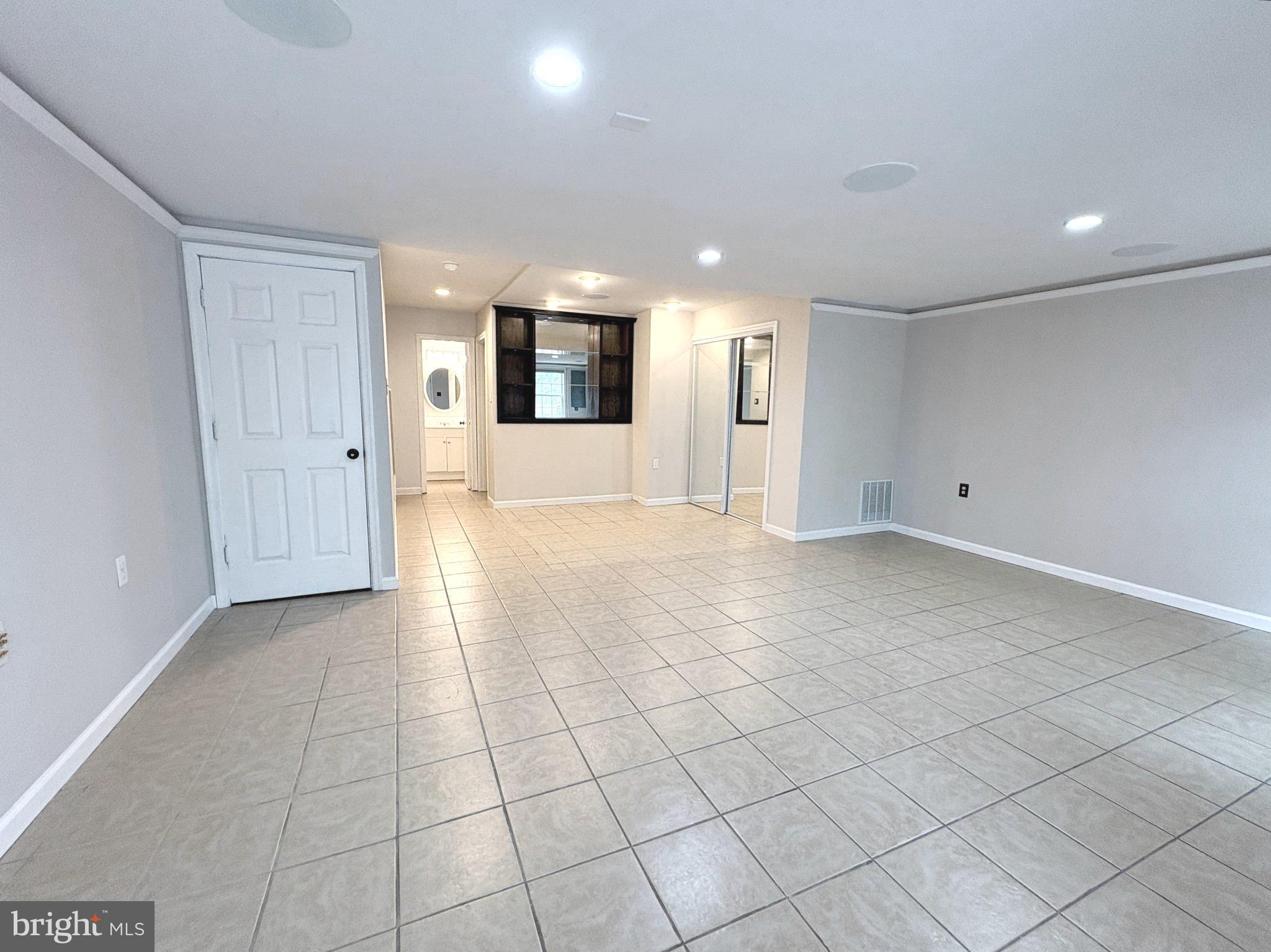 LAKE RIDGE - Residential Lease