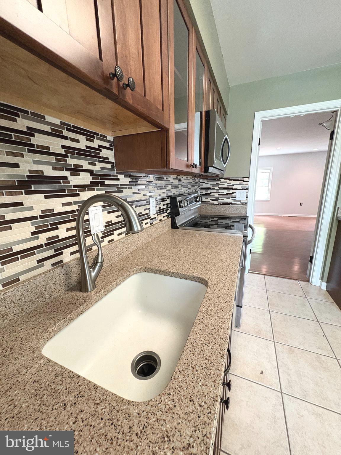 LAKE RIDGE - Residential Lease