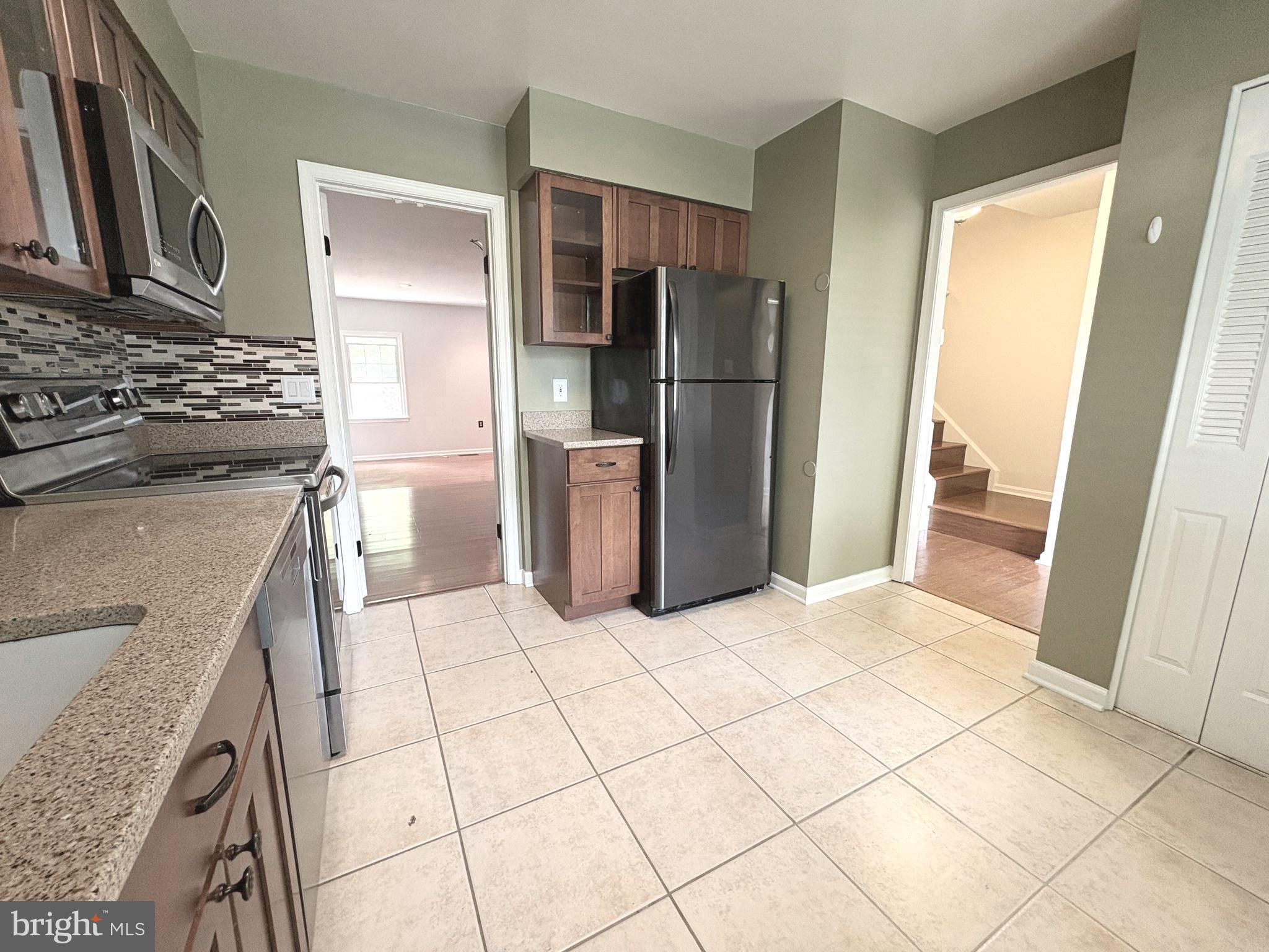 LAKE RIDGE - Residential Lease