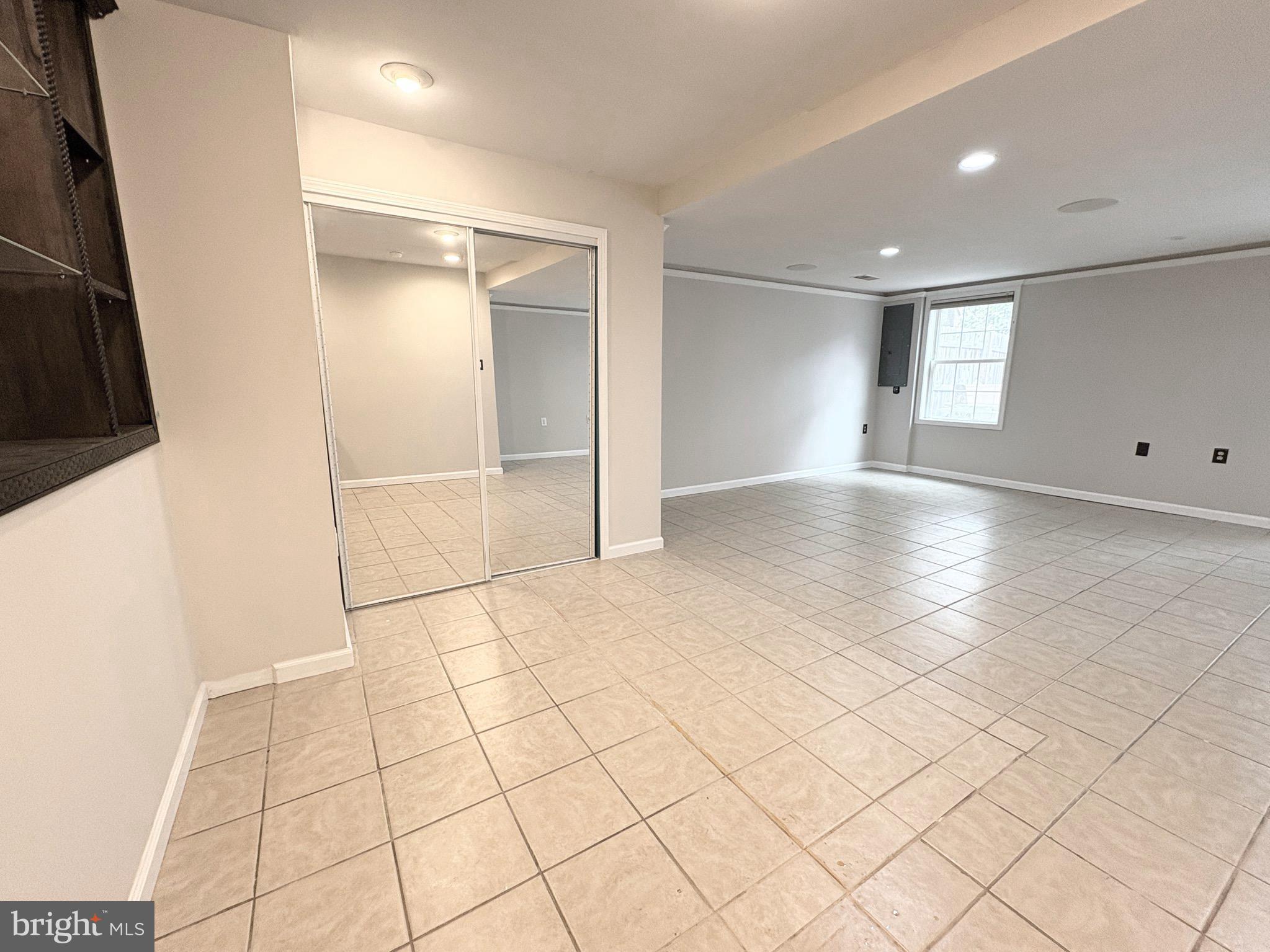 LAKE RIDGE - Residential Lease