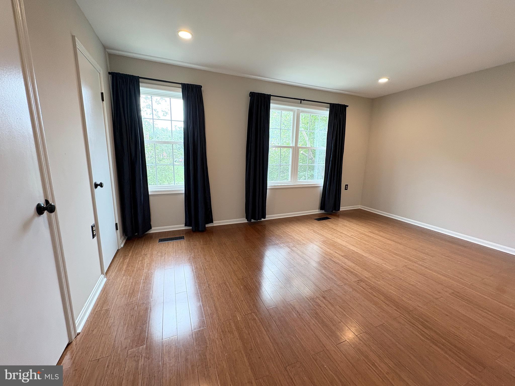 LAKE RIDGE - Residential Lease