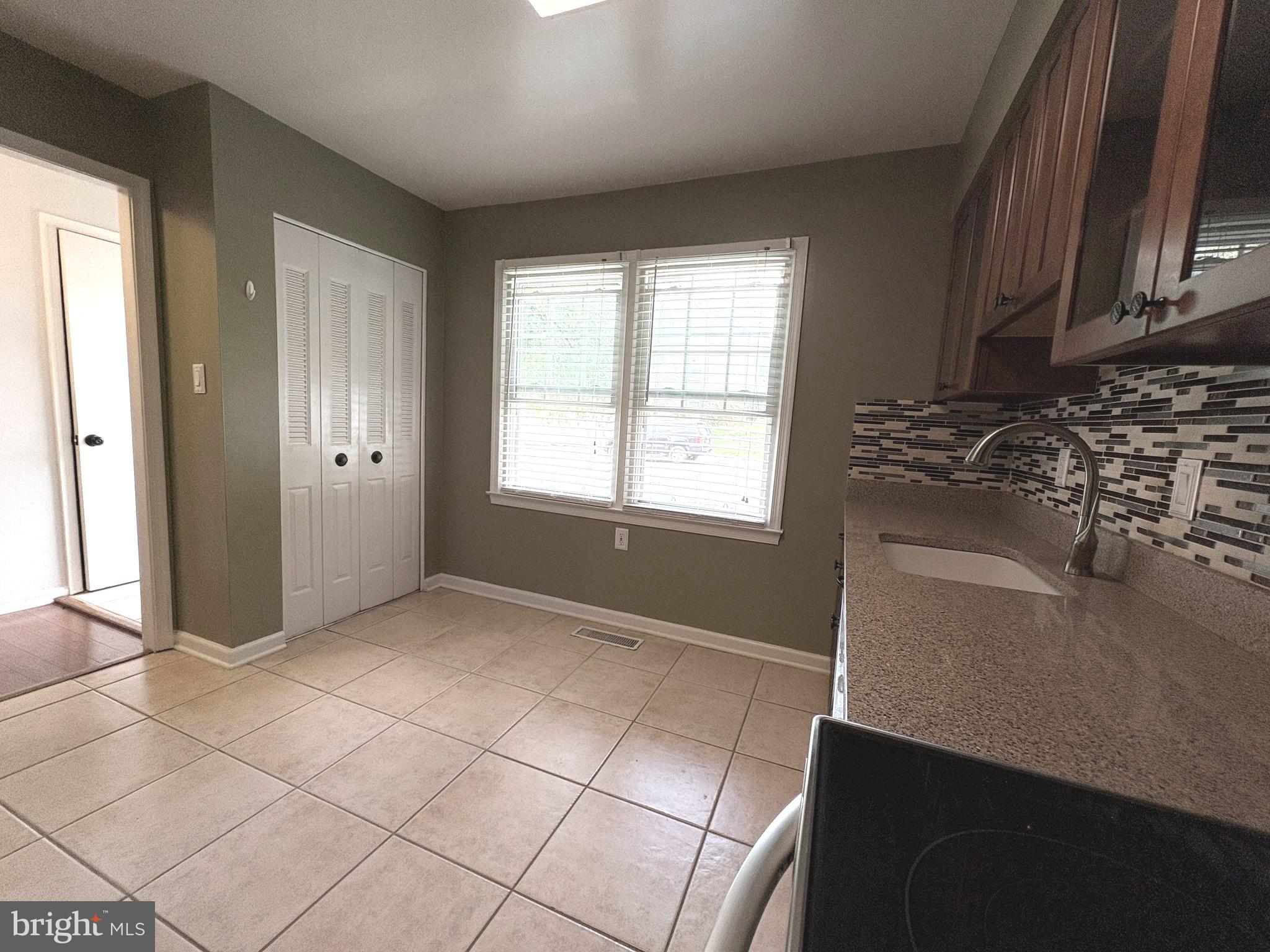 LAKE RIDGE - Residential Lease