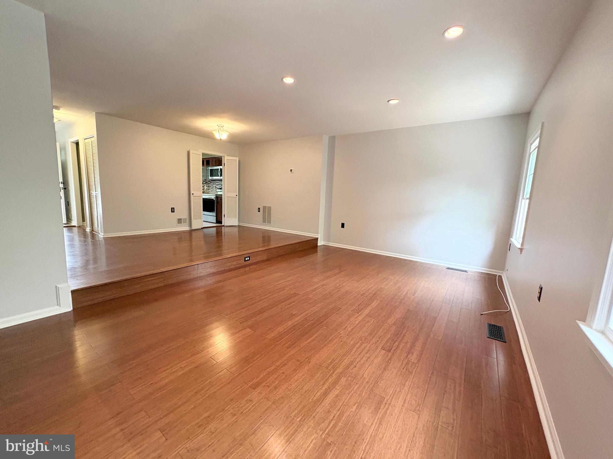 LAKE RIDGE - Residential Lease