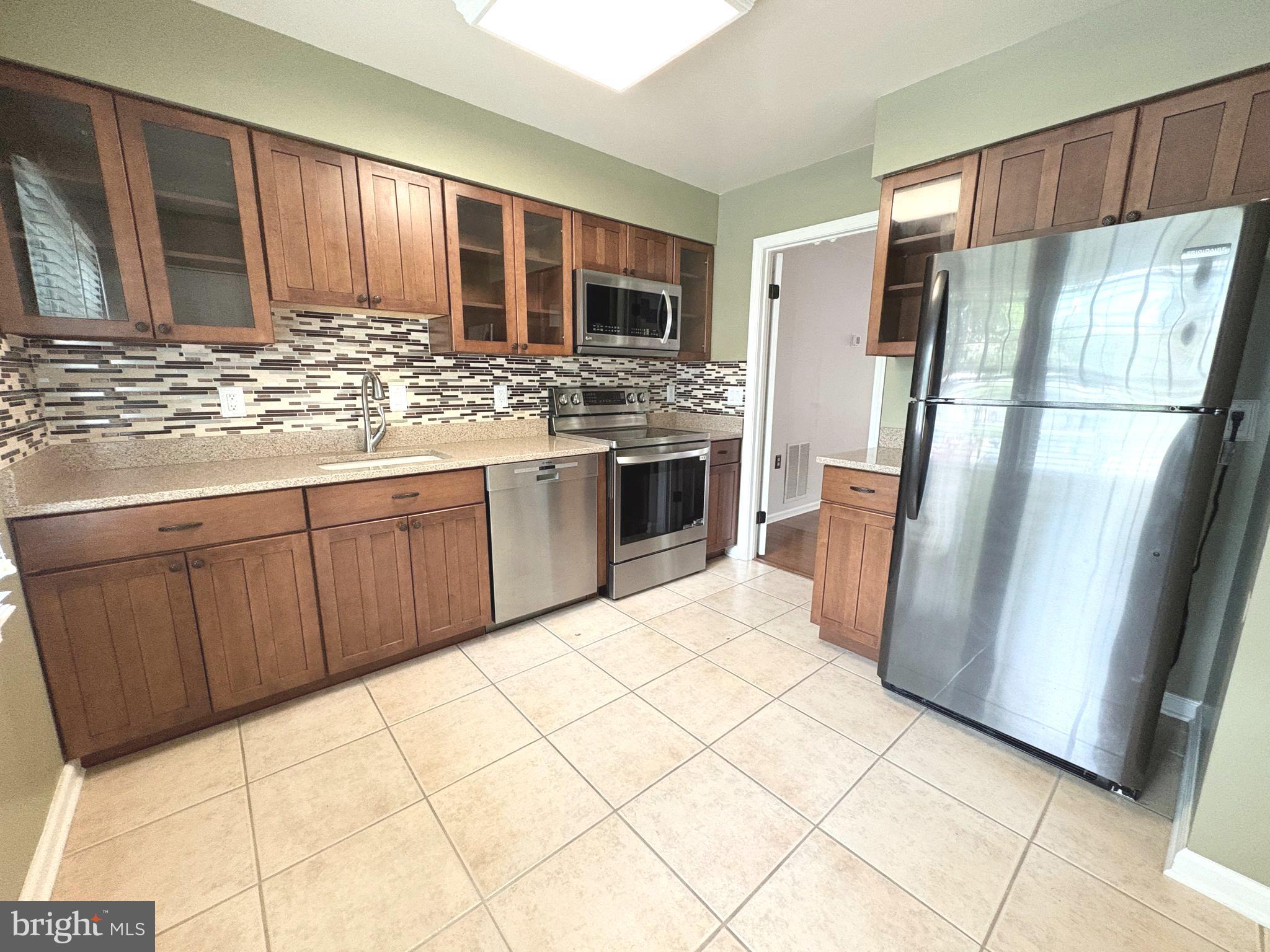 LAKE RIDGE - Residential Lease