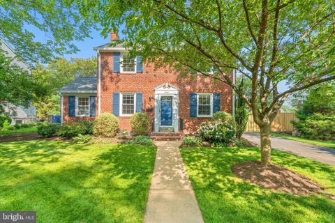 2705 N SOMERSET STREET ARLINGTON VA 22213