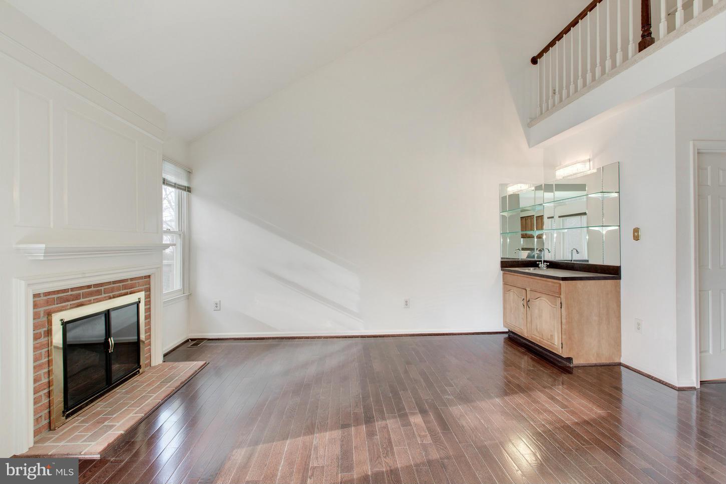 FALLSBERRY - Residential Lease