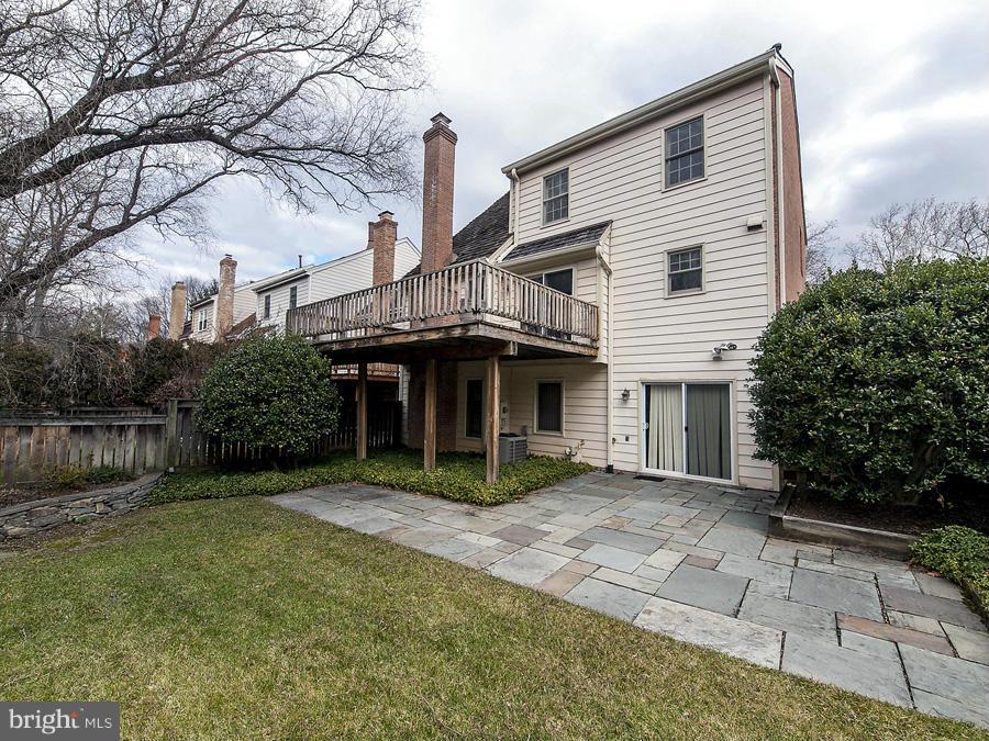 FALLSBERRY - Residential Lease