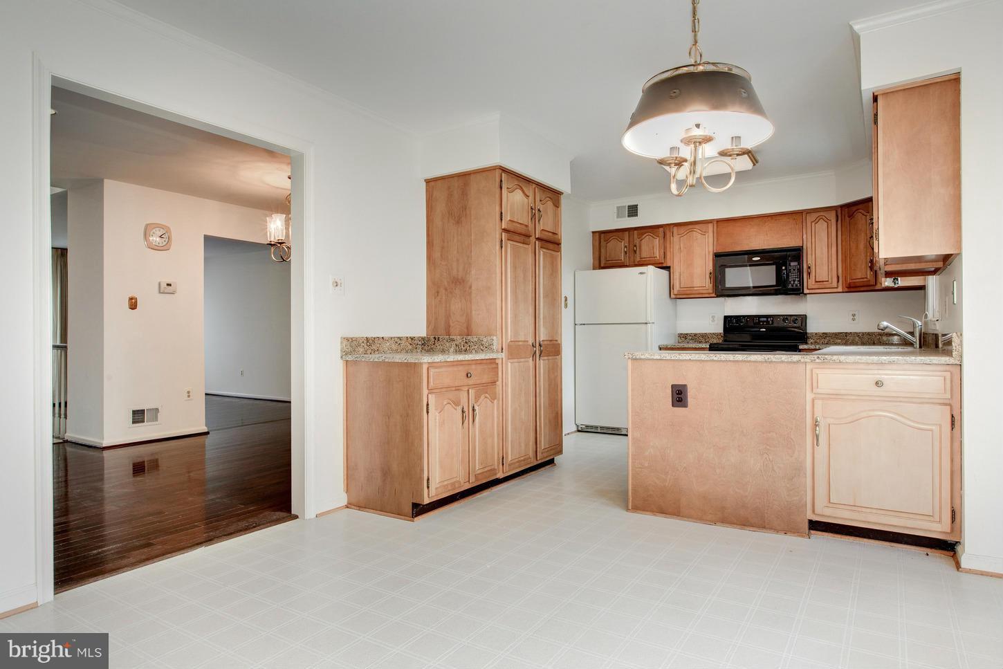 FALLSBERRY - Residential Lease