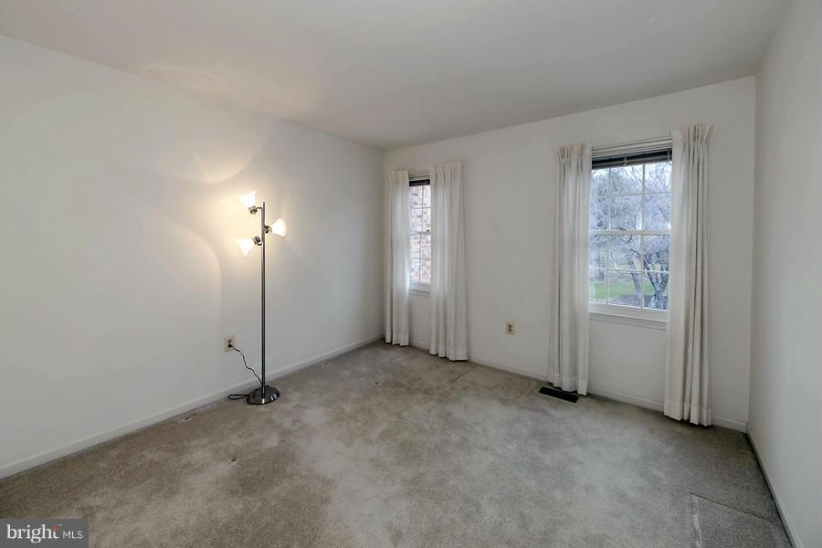 FALLSBERRY - Residential Lease