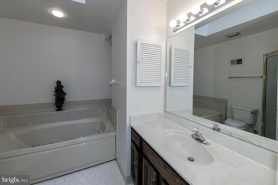 FALLSBERRY - Residential Lease