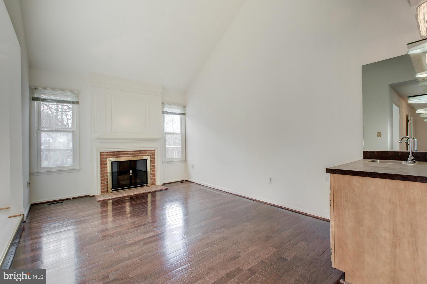 FALLSBERRY - Residential Lease