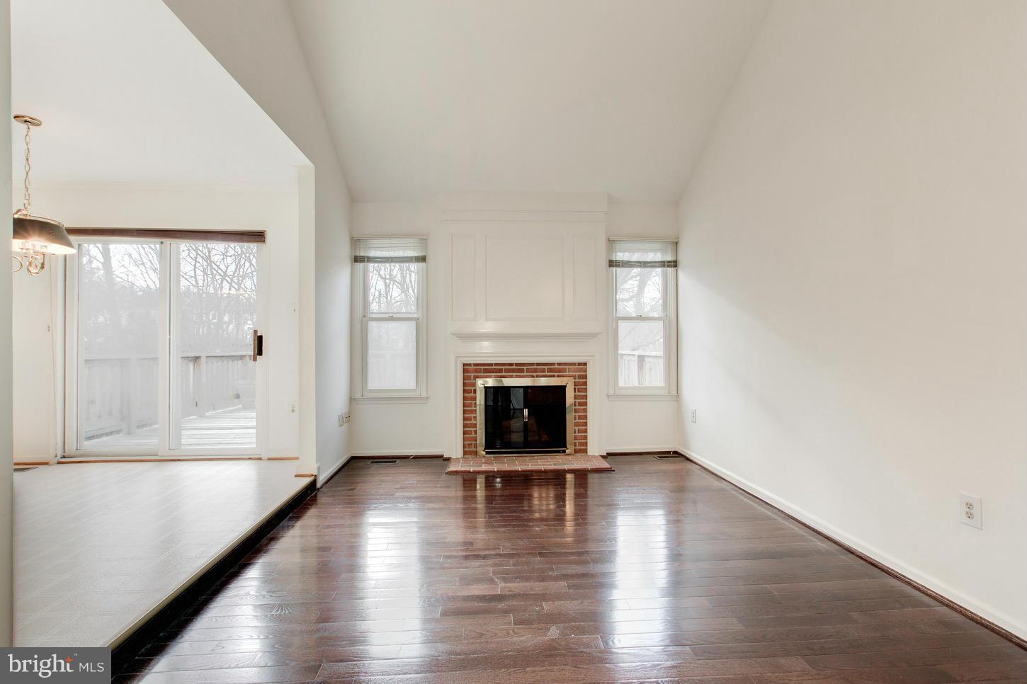 FALLSBERRY - Residential Lease