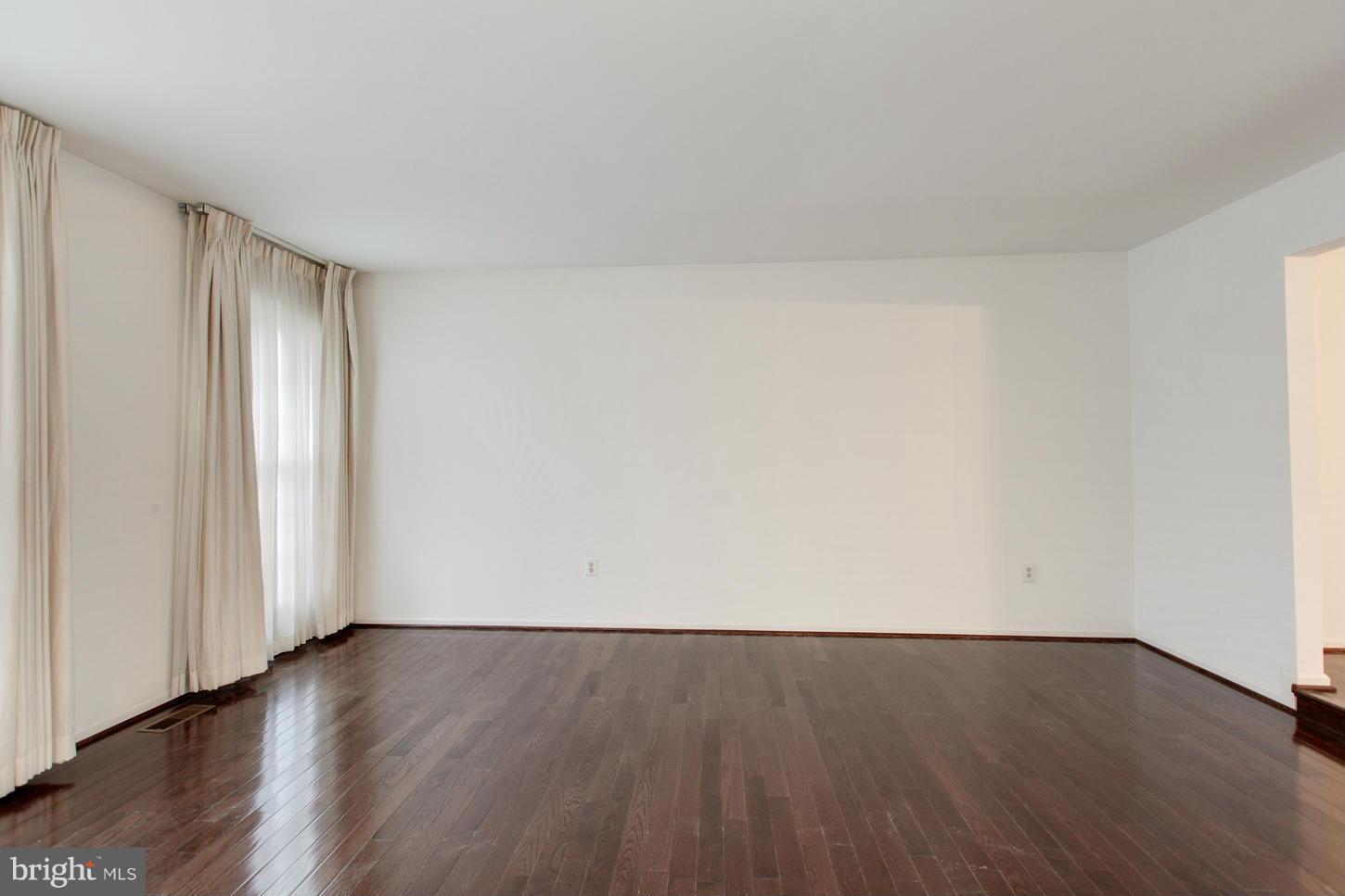 FALLSBERRY - Residential Lease