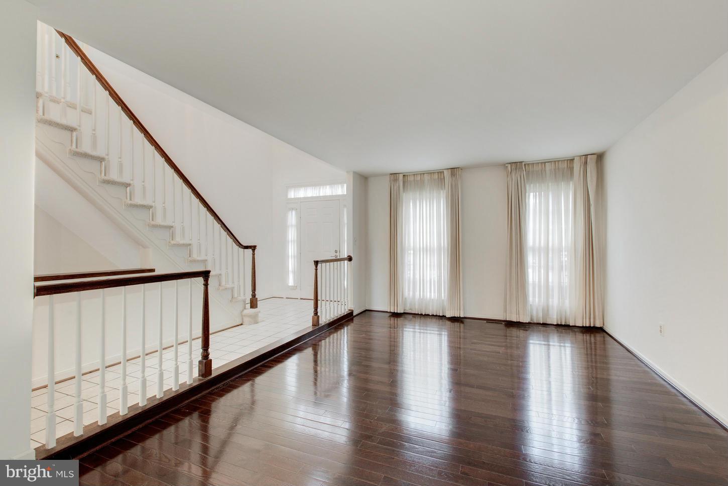 FALLSBERRY - Residential Lease