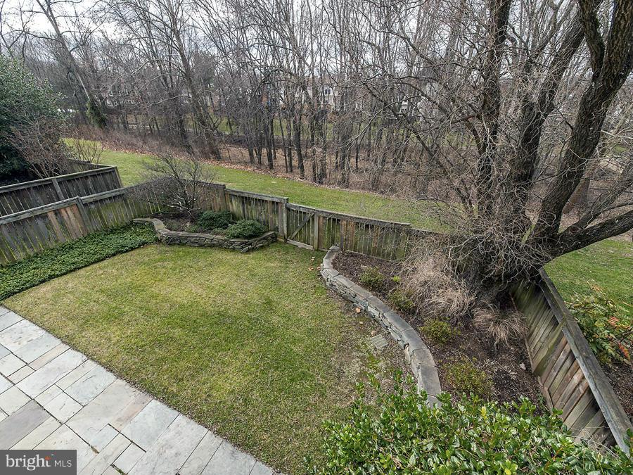 FALLSBERRY - Residential Lease